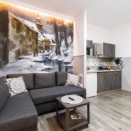 Okbrasov - Apartment & Studio In The Heart Of Old Town, Moments Away From The Black Church Exterior foto
