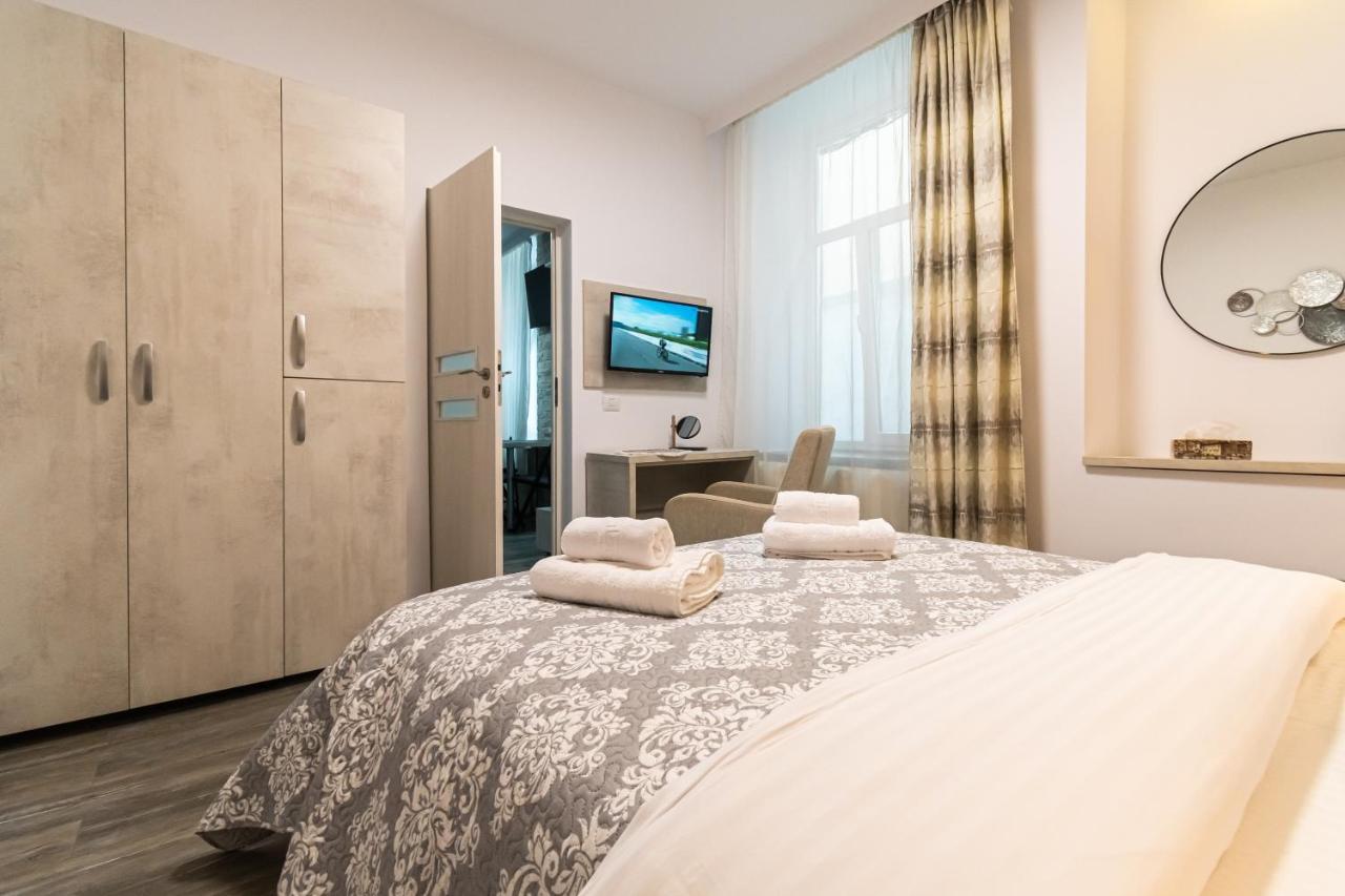 Okbrasov - Apartment & Studio In The Heart Of Old Town, Moments Away From The Black Church Exterior foto