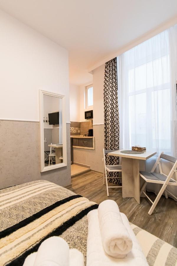 Okbrasov - Apartment & Studio In The Heart Of Old Town, Moments Away From The Black Church Exterior foto
