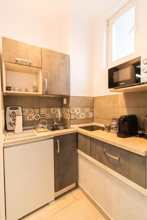 Okbrasov - Apartment & Studio In The Heart Of Old Town, Moments Away From The Black Church Exterior foto