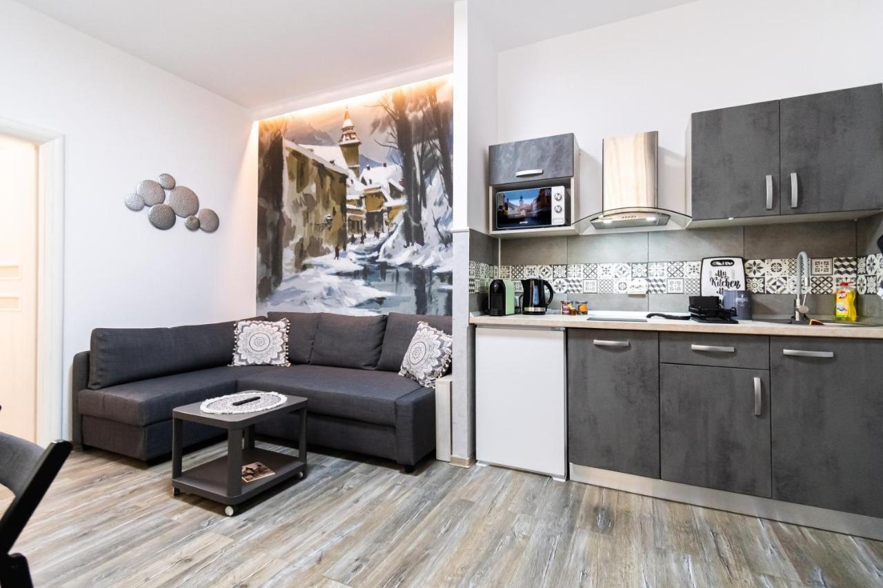 Okbrasov - Apartment & Studio In The Heart Of Old Town, Moments Away From The Black Church Exterior foto